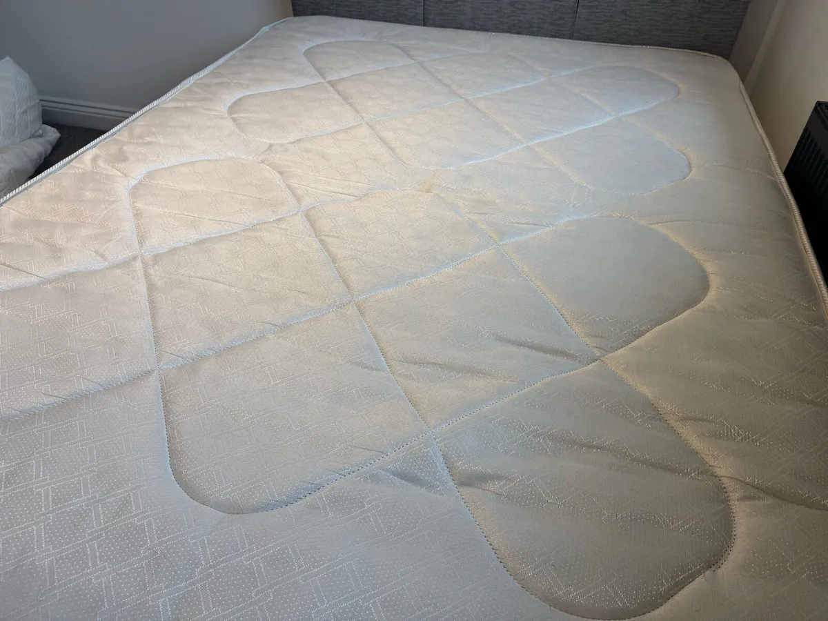 Mattress double 4ft 6 bed near new - Image 2