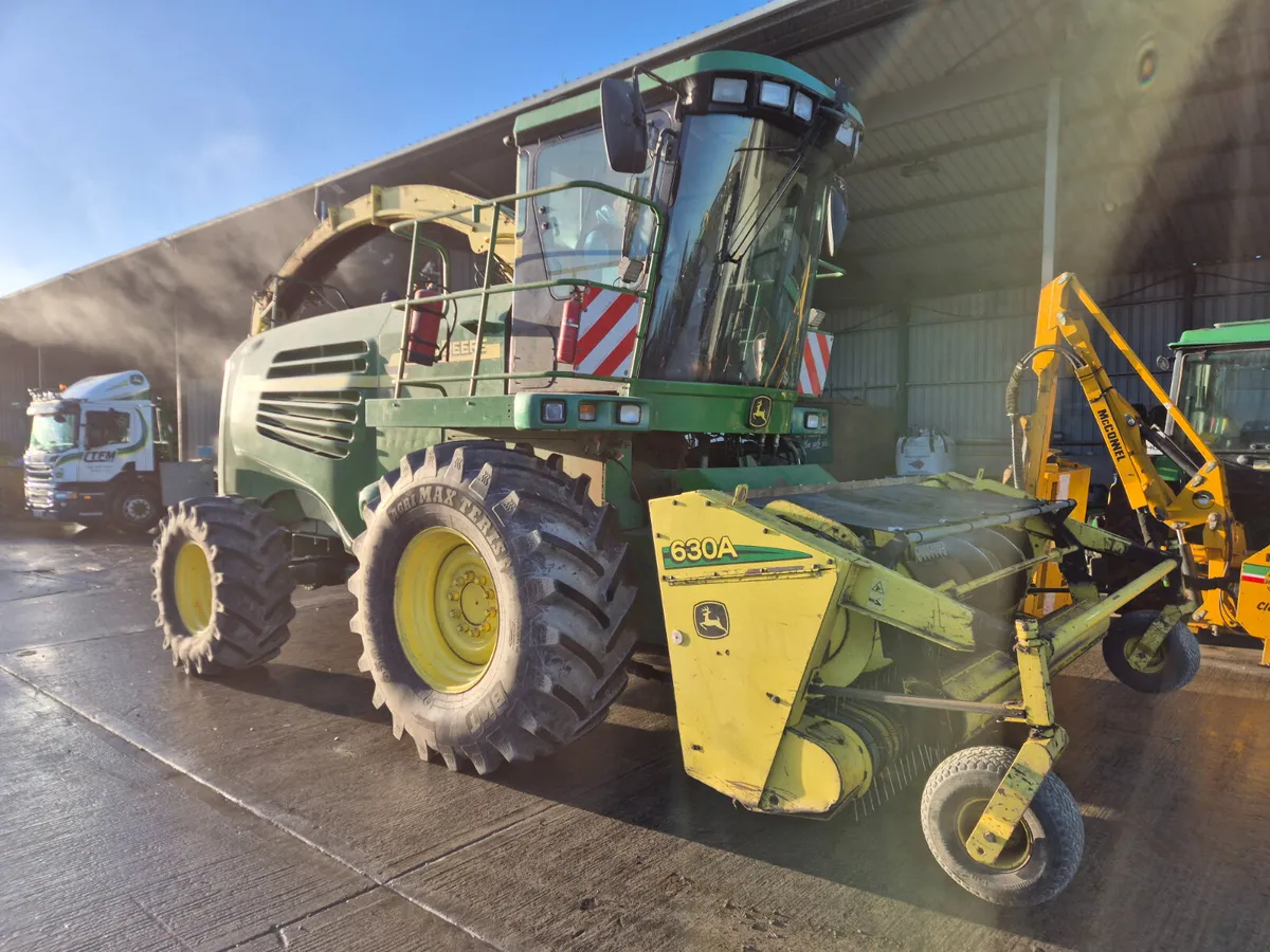 John Deere 7700 2003 - Image 1