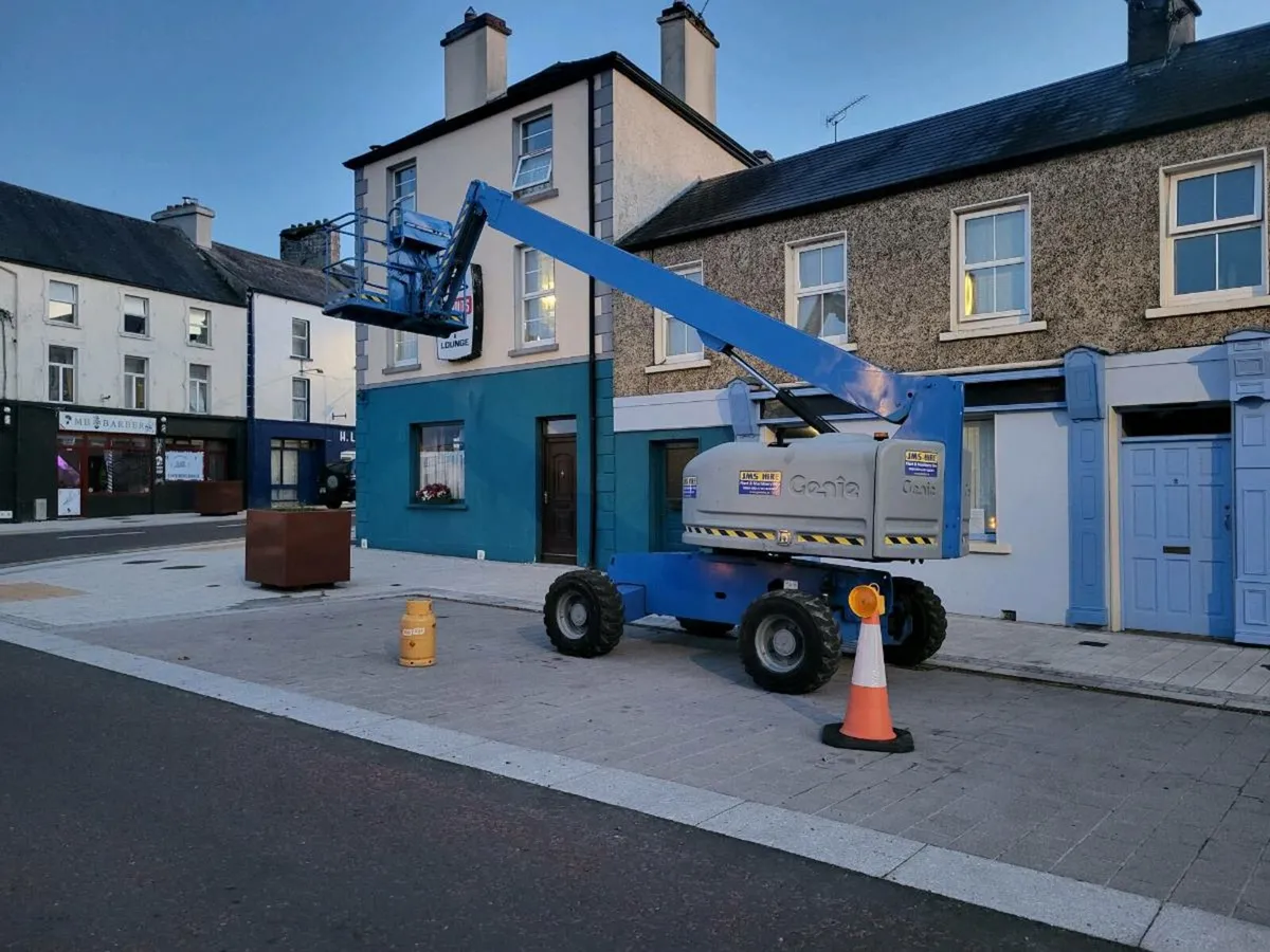 Cherry picker hire - Image 4