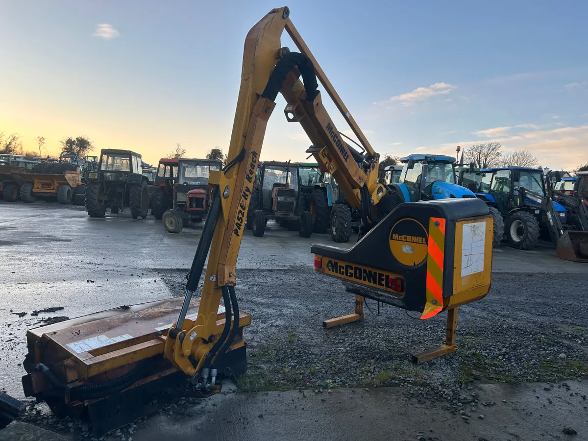 McConnell PA52 Hedgecutter - Image 1