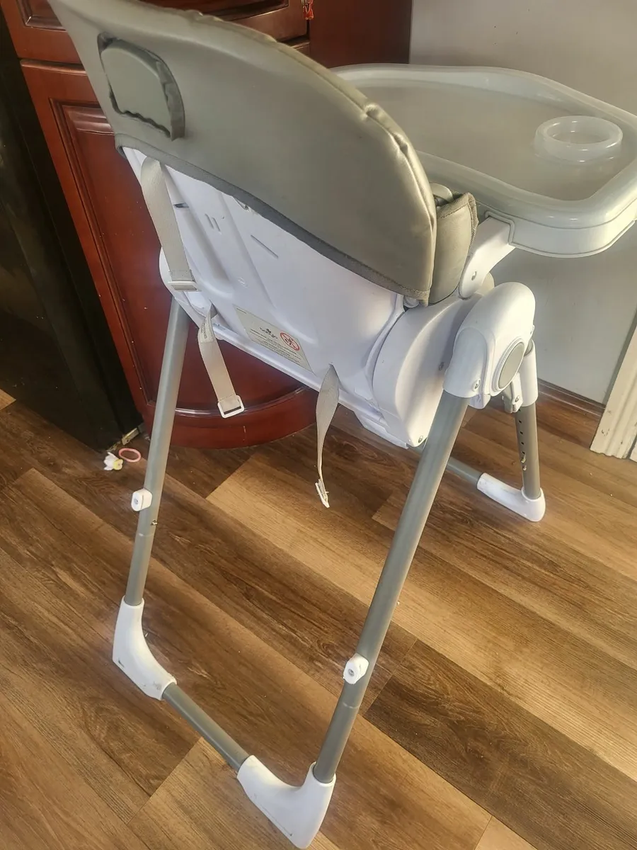 High chair - Image 2