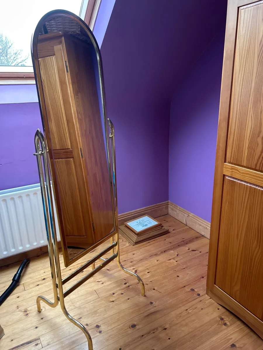 Bedroom mirror - Image 1