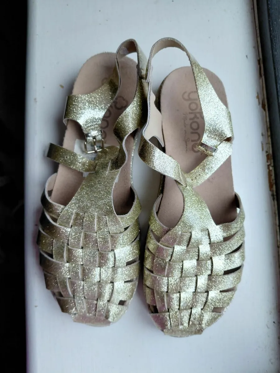 Kids Yokono Sandals (Gold)