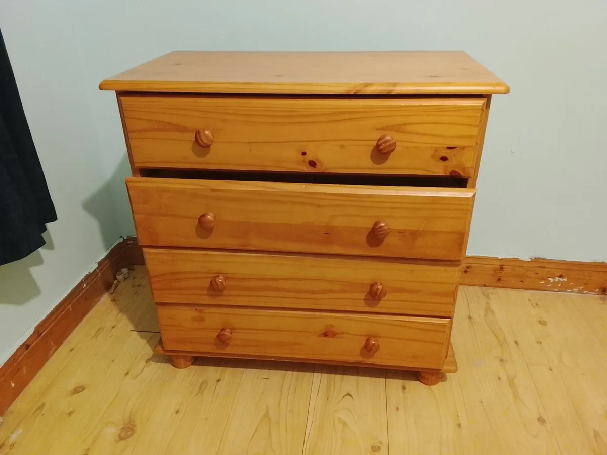 CHEST OF DRAWS - Image 1
