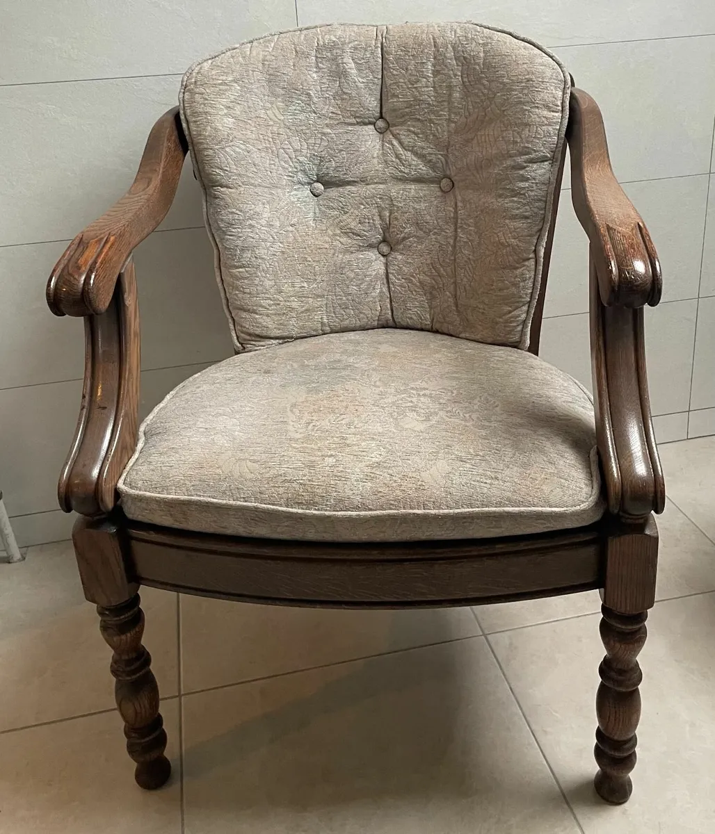 Captain's Chair - Image 1