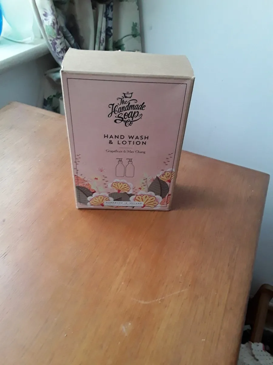 Unwanted Christmas gift set hand and body lotion - Image 3