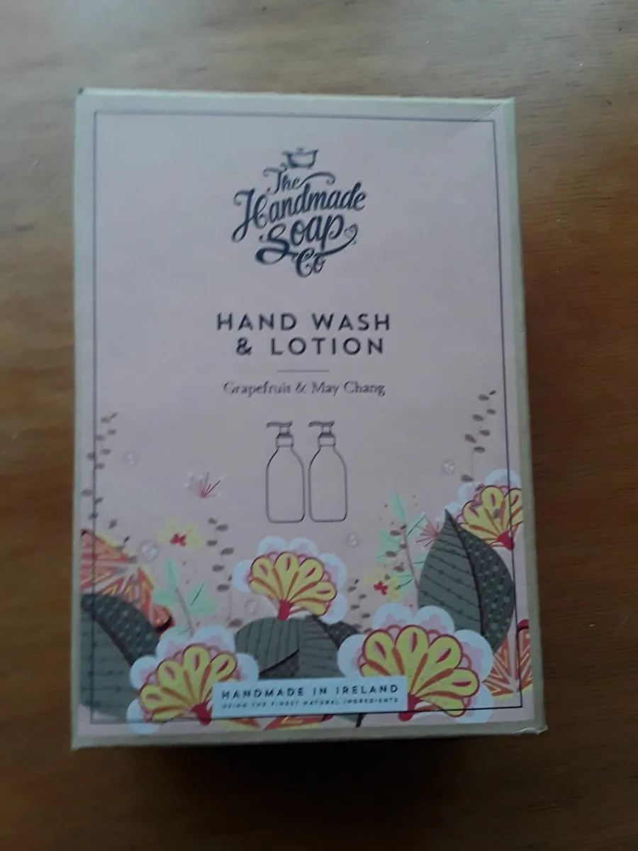 Unwanted Christmas gift set hand and body lotion - Image 1