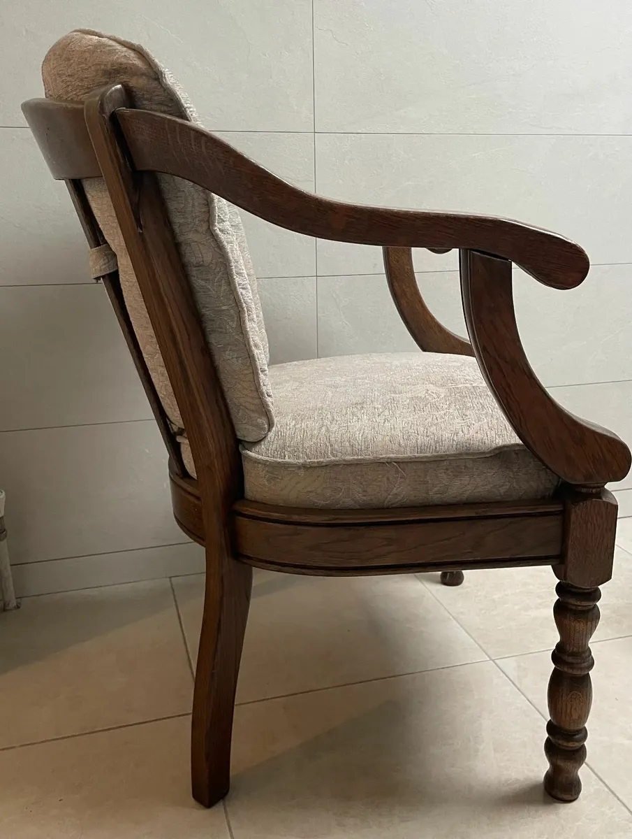 Captain's Chair - Image 3