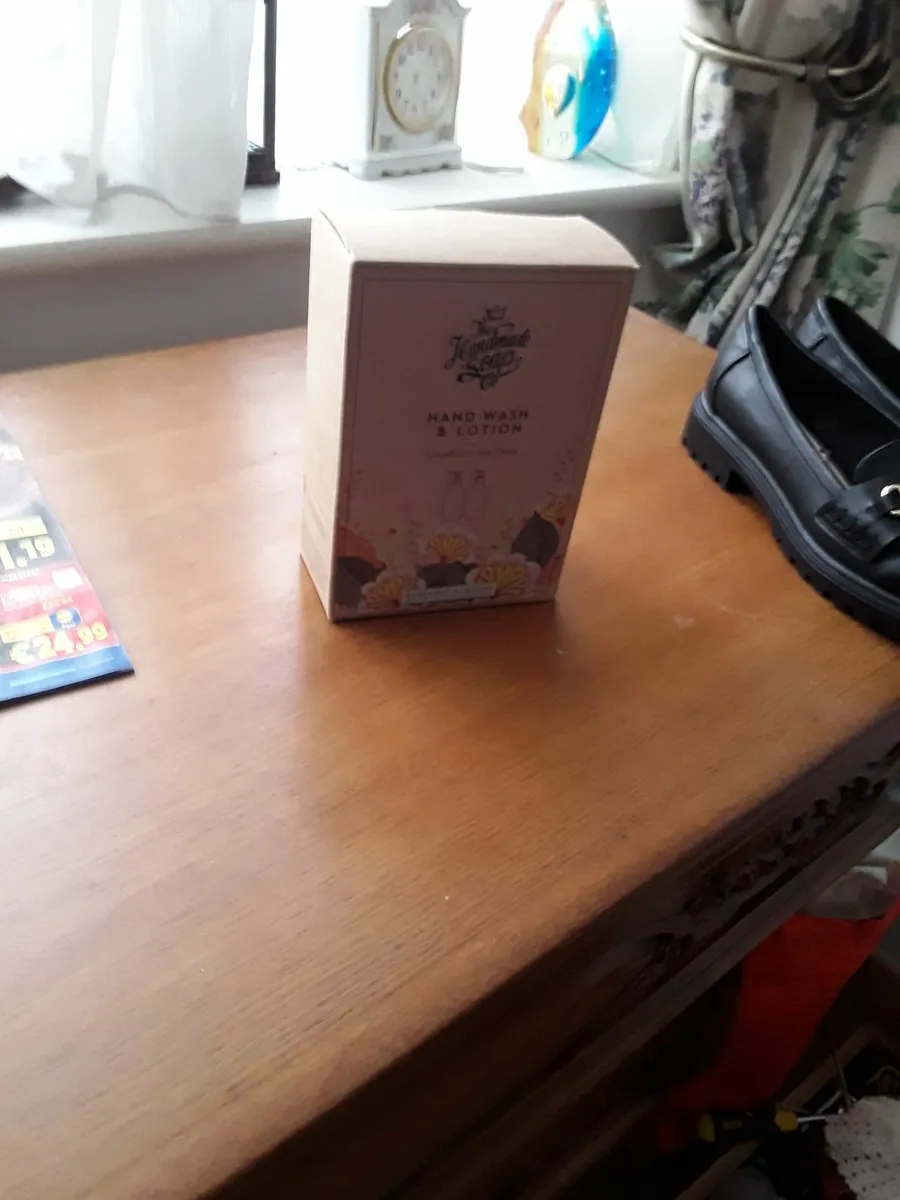 Unwanted Christmas gift set hand and body lotion - Image 2