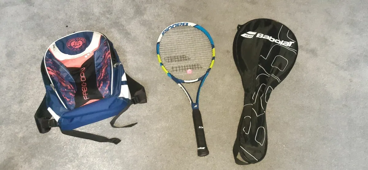 Tennis racket, cover and backpack - Image 1