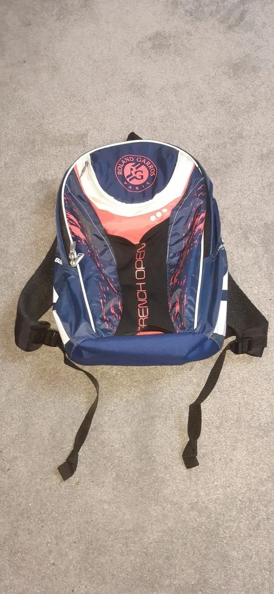 Tennis racket, cover and backpack - Image 3