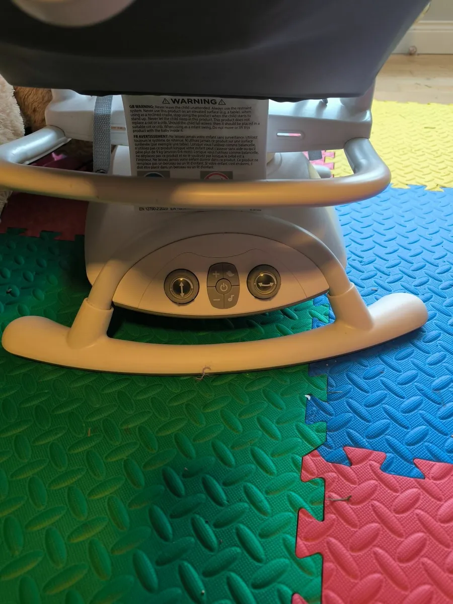 Joie Emeri 2-in-1 Baby Swing and Rocker - Image 2