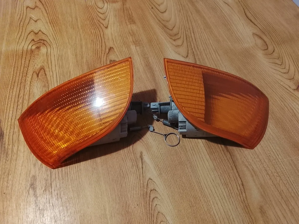 CAR LIGHTS - Image 3