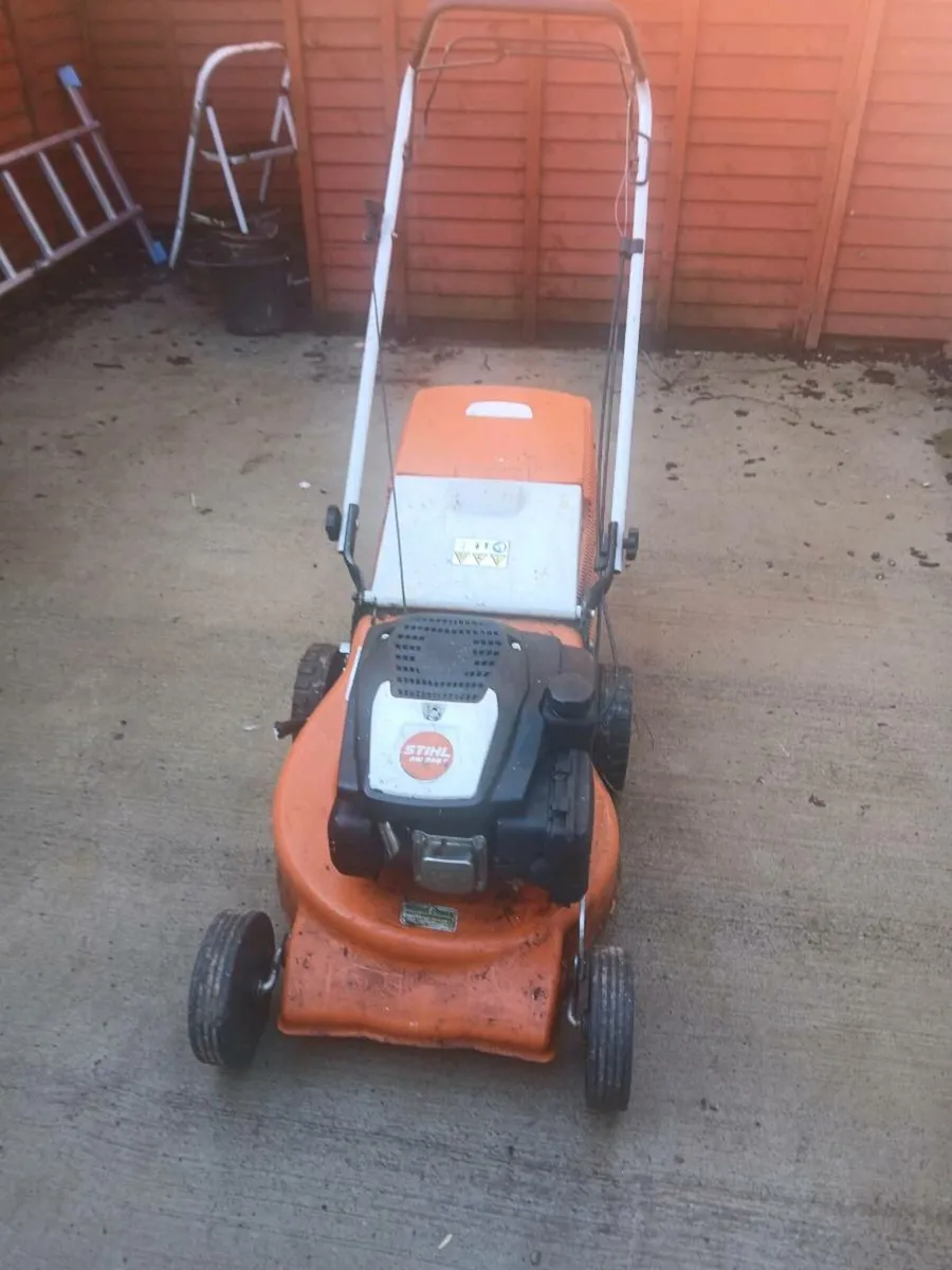 Lawn mower - Image 2