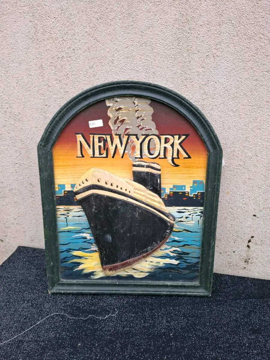 Wood new york frame - Image 1