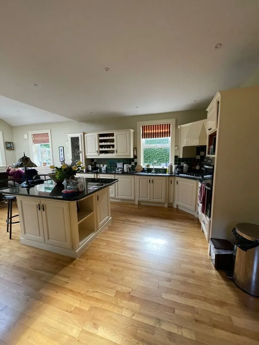 Solid Wood Kitchen & Granite Worktop - Image 4