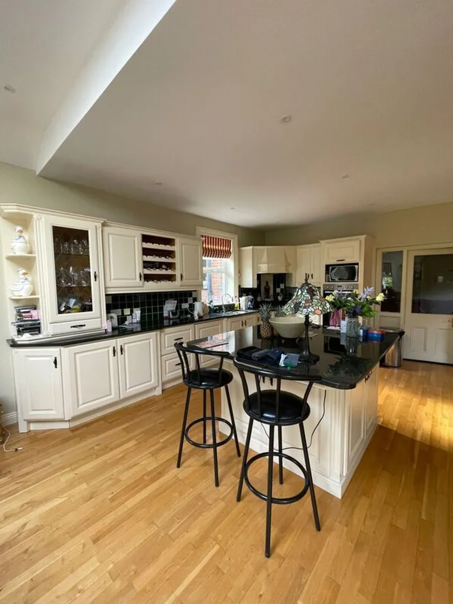 Solid Wood Kitchen & Granite Worktop - Image 1