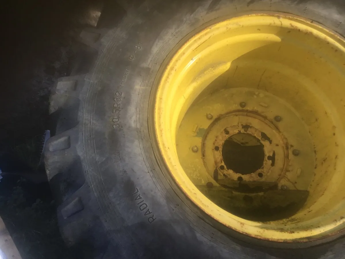 John deere 800/65/32 &540/65/24 floatation wheels - Image 1
