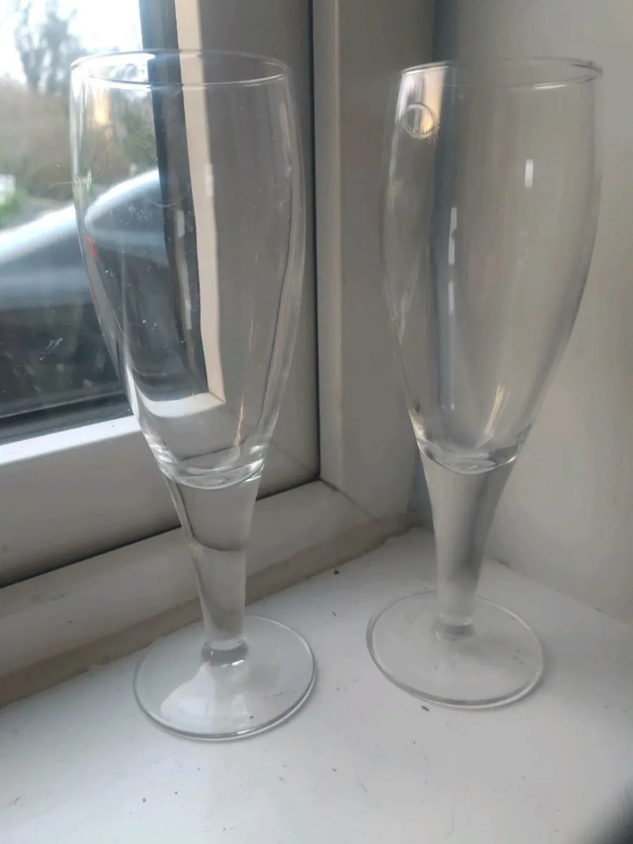 Luminarc france champagne glasses never used