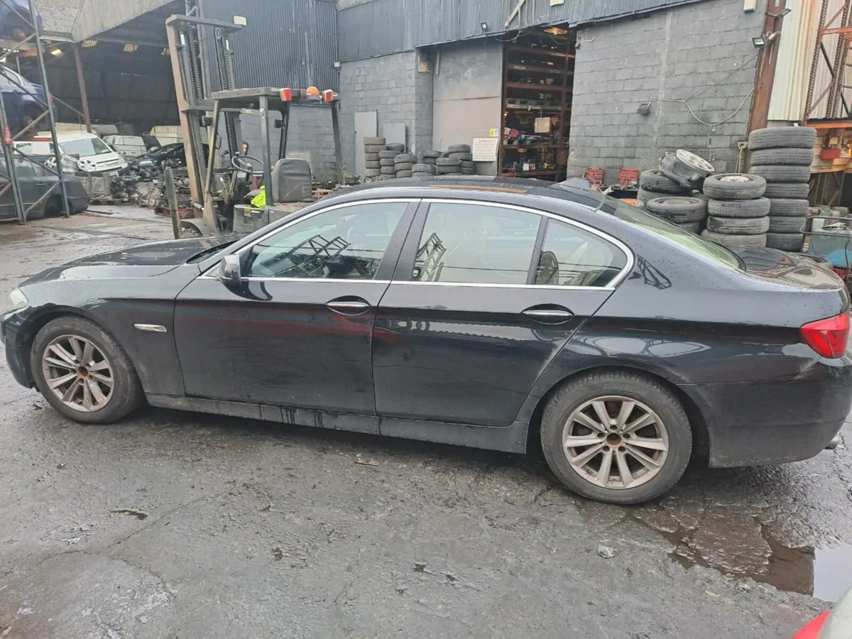 10 Bmw 520d breaking for parts - Image 2