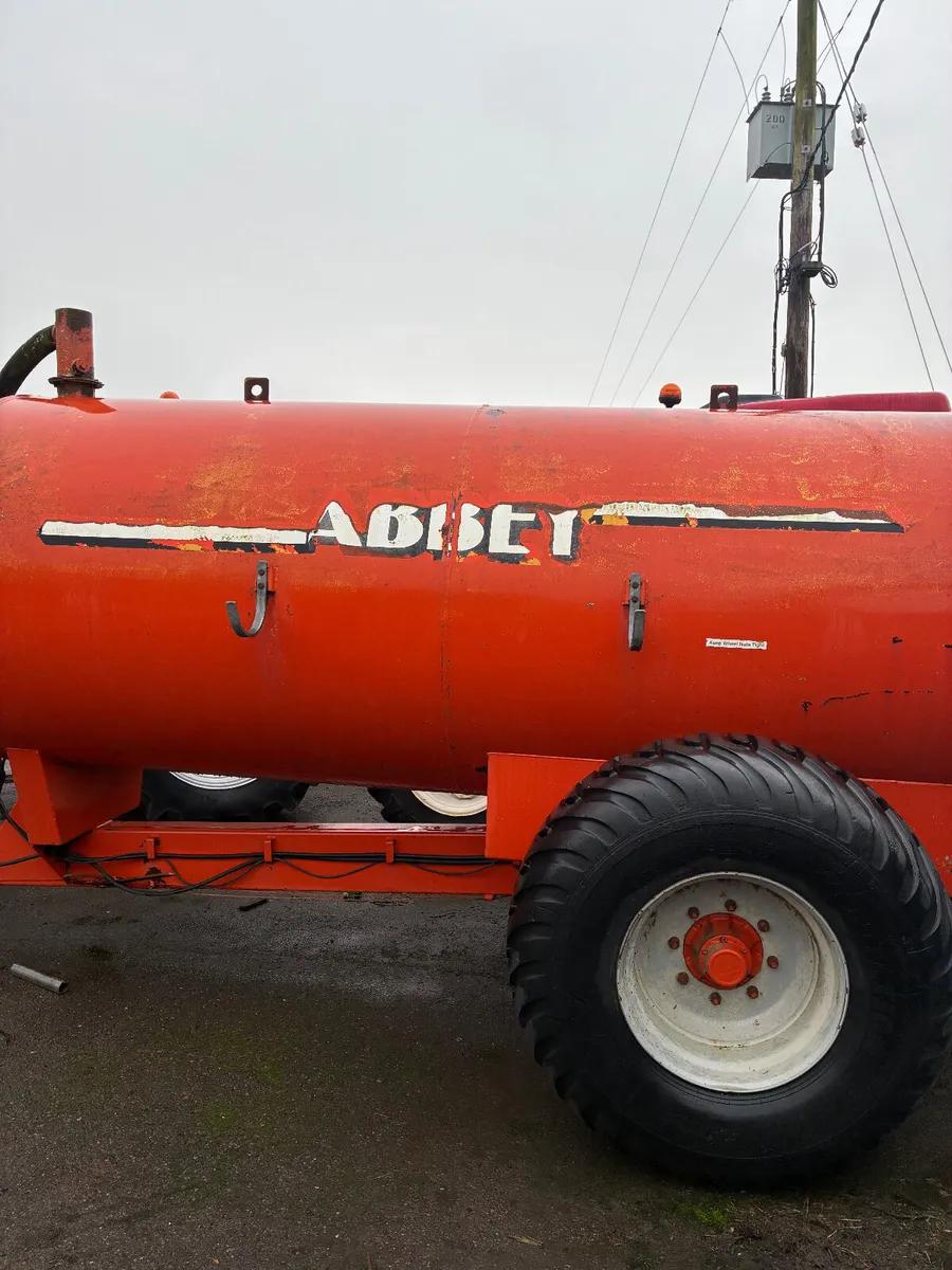 Abbey 1600 Gallon Tanker - Image 3