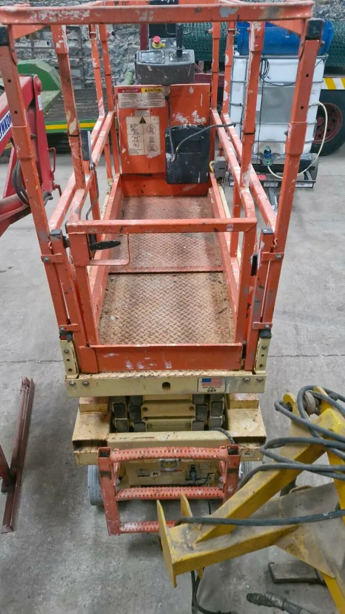 Jlg  sissors lift - Image 4