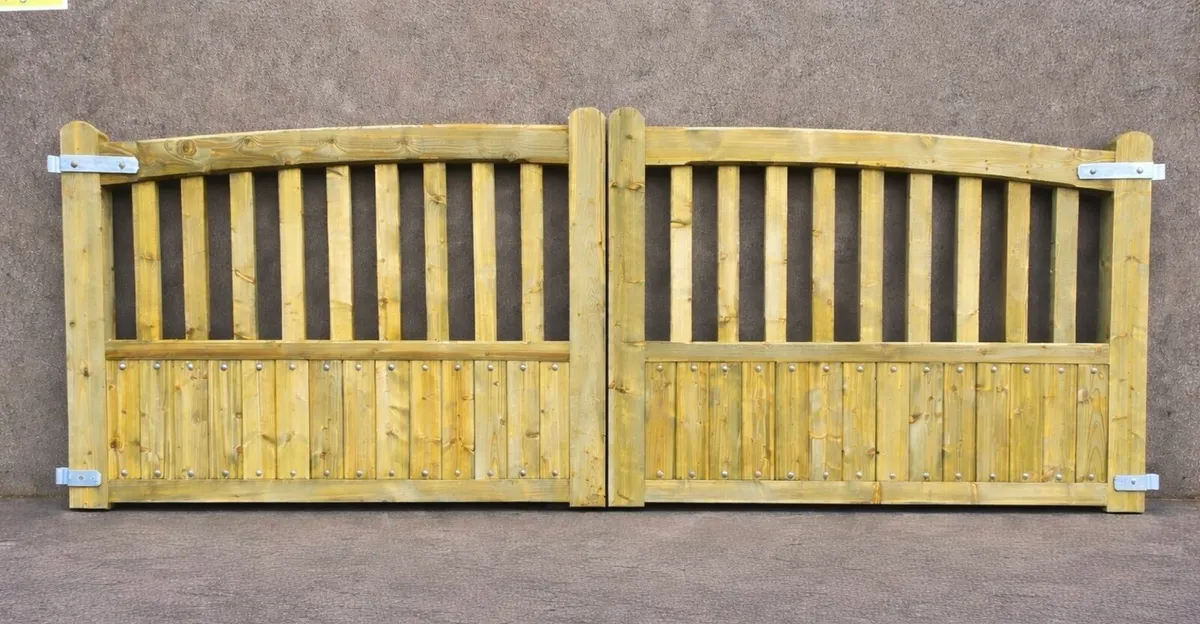 Wooden gates - Image 1