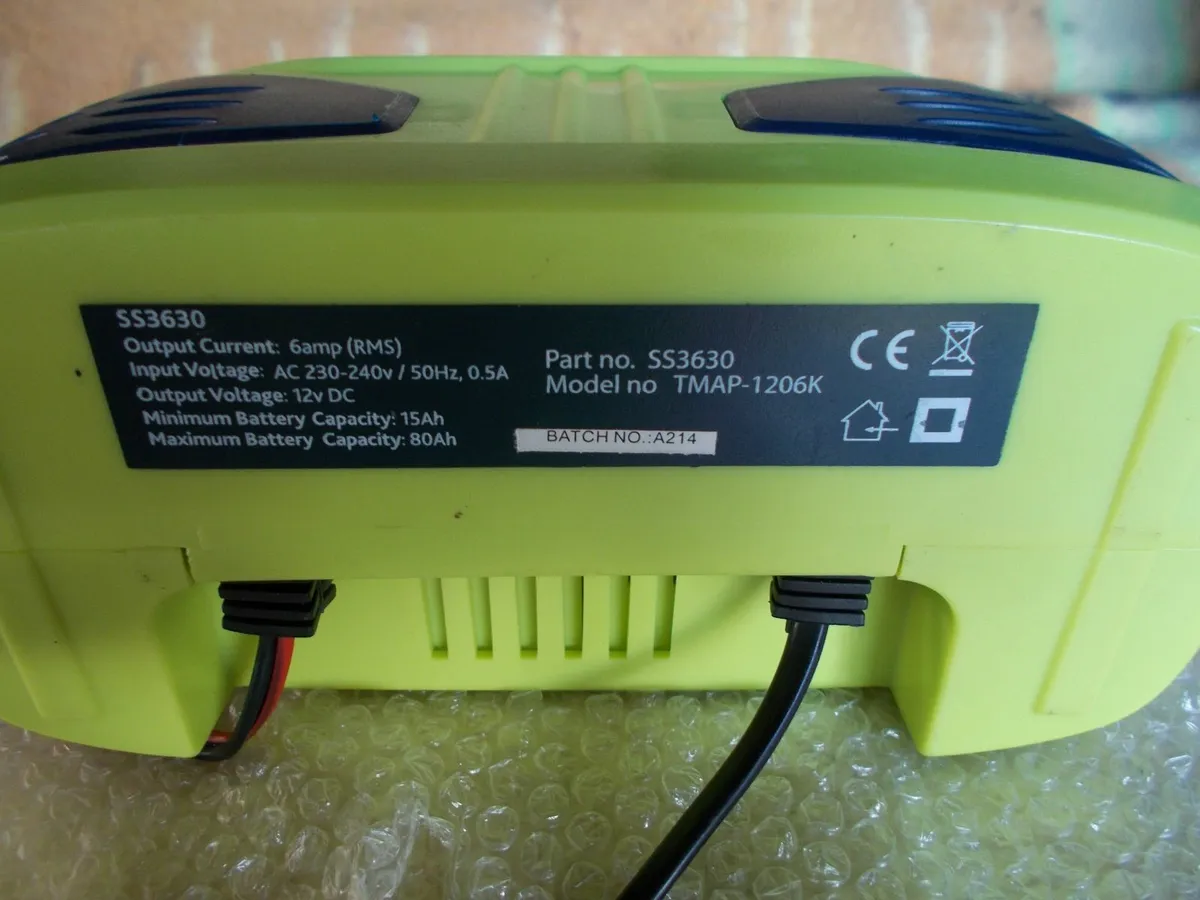 Car Battery Charger **NEW** - Image 4