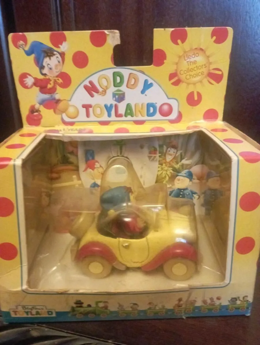 VINTAGE NODDY TOYLAND CAR  COLLECTION OF  6 CARS - Image 2
