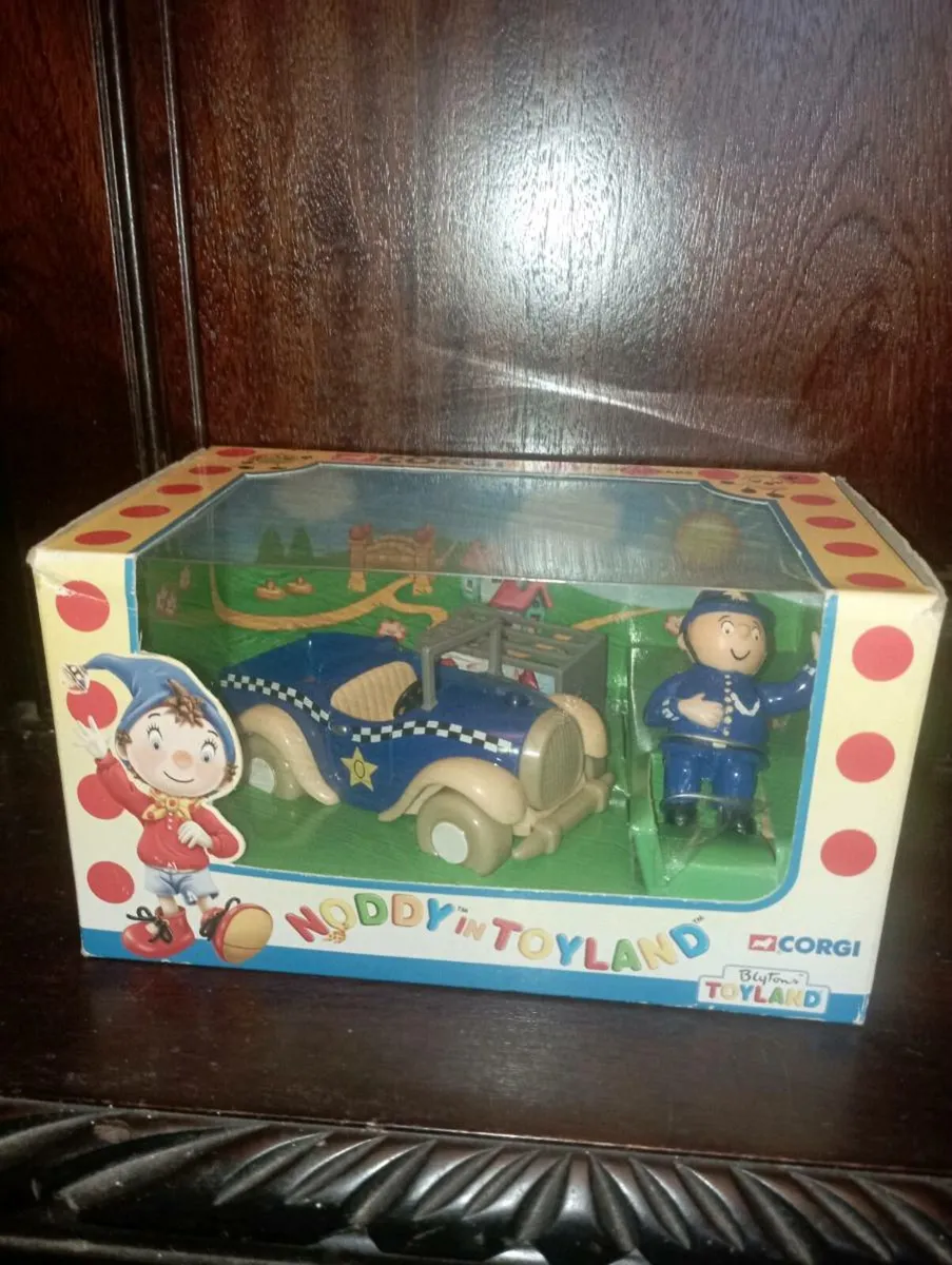 VINTAGE NODDY TOYLAND CAR  COLLECTION OF  6 CARS - Image 3