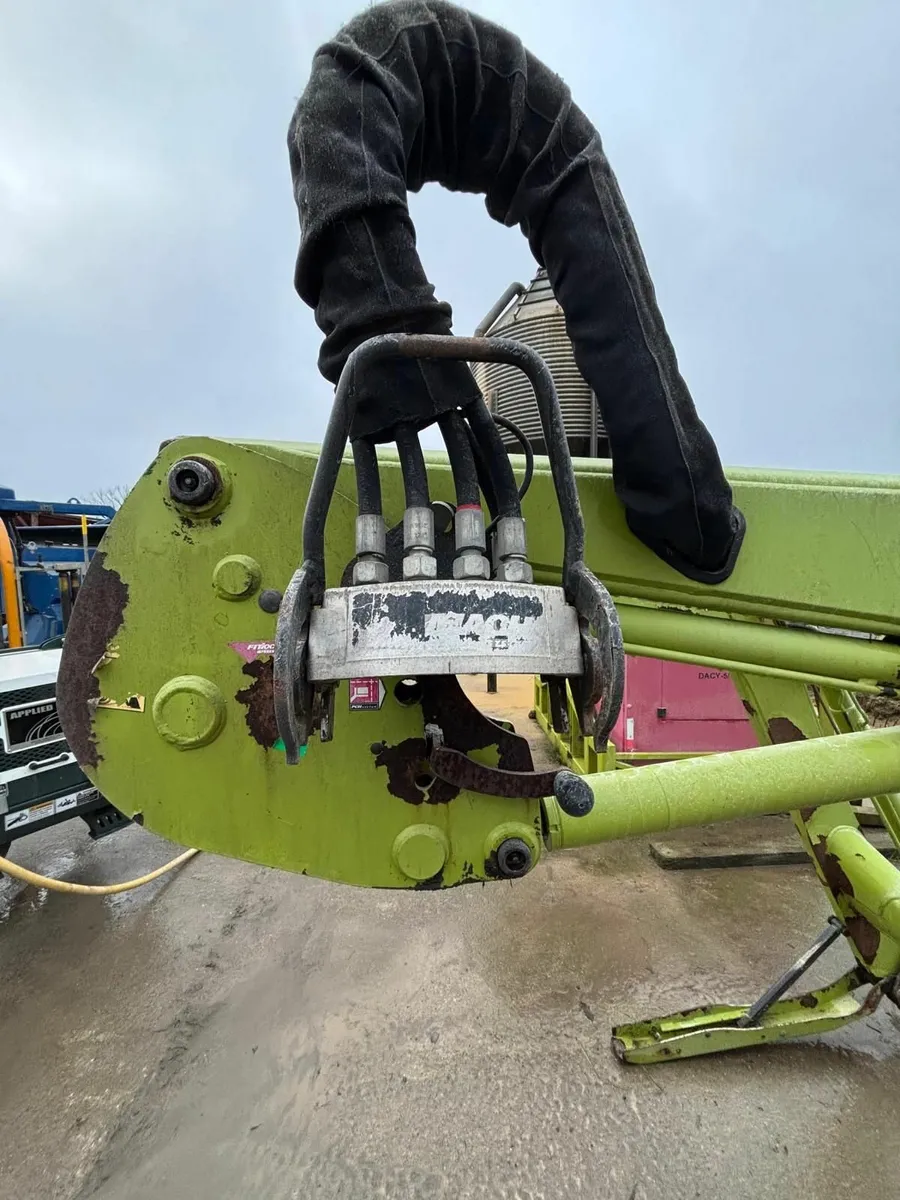 CLAAS Axos 2015 Tractor - Image 2