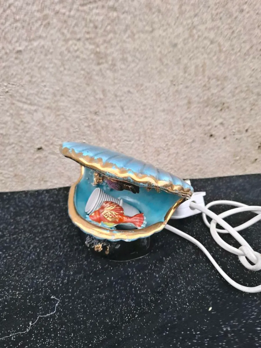 Bedside shell lamp - Image 1