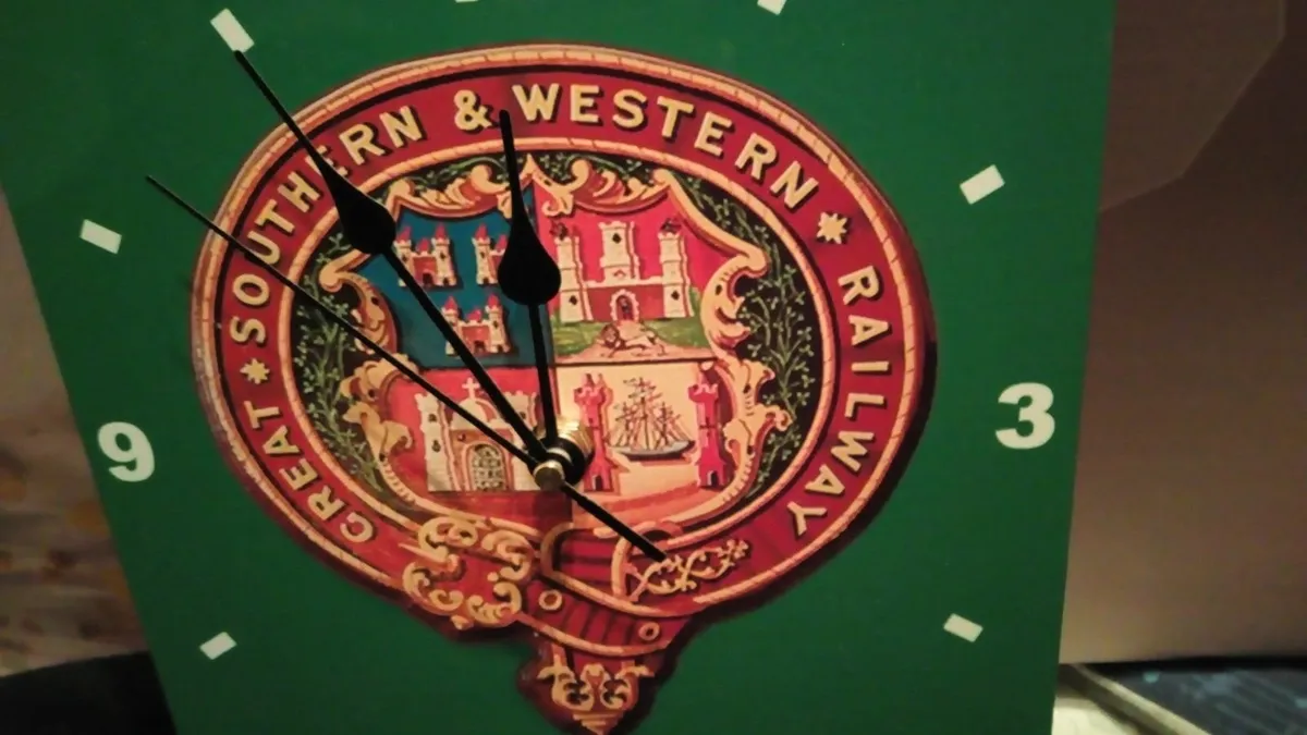 Kingsbridge station novelty wall clock - Image 4