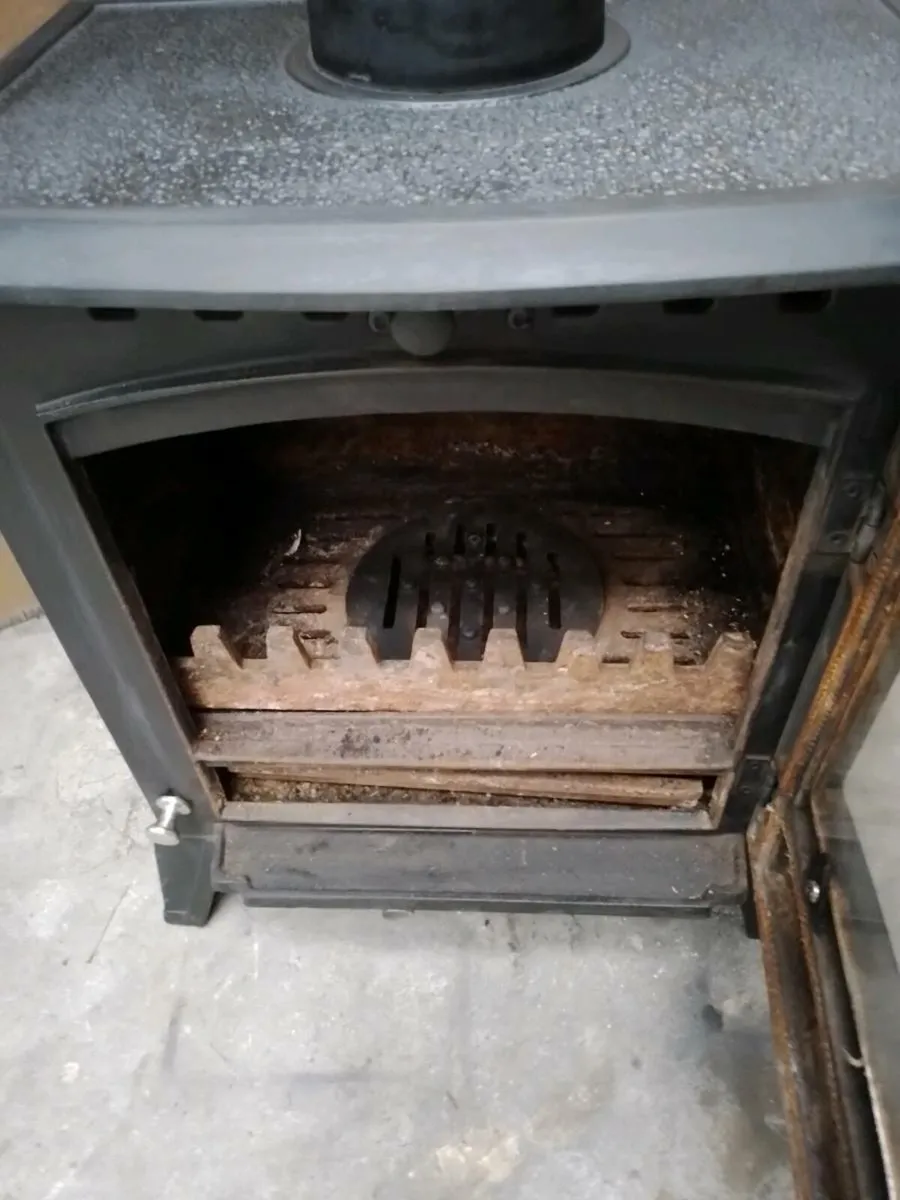 Free standing stove - Image 4