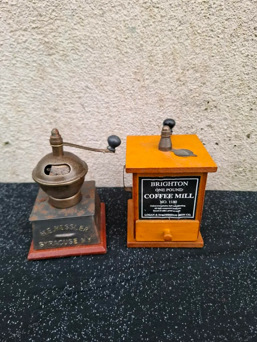 2 fake miniatures coffee grinder