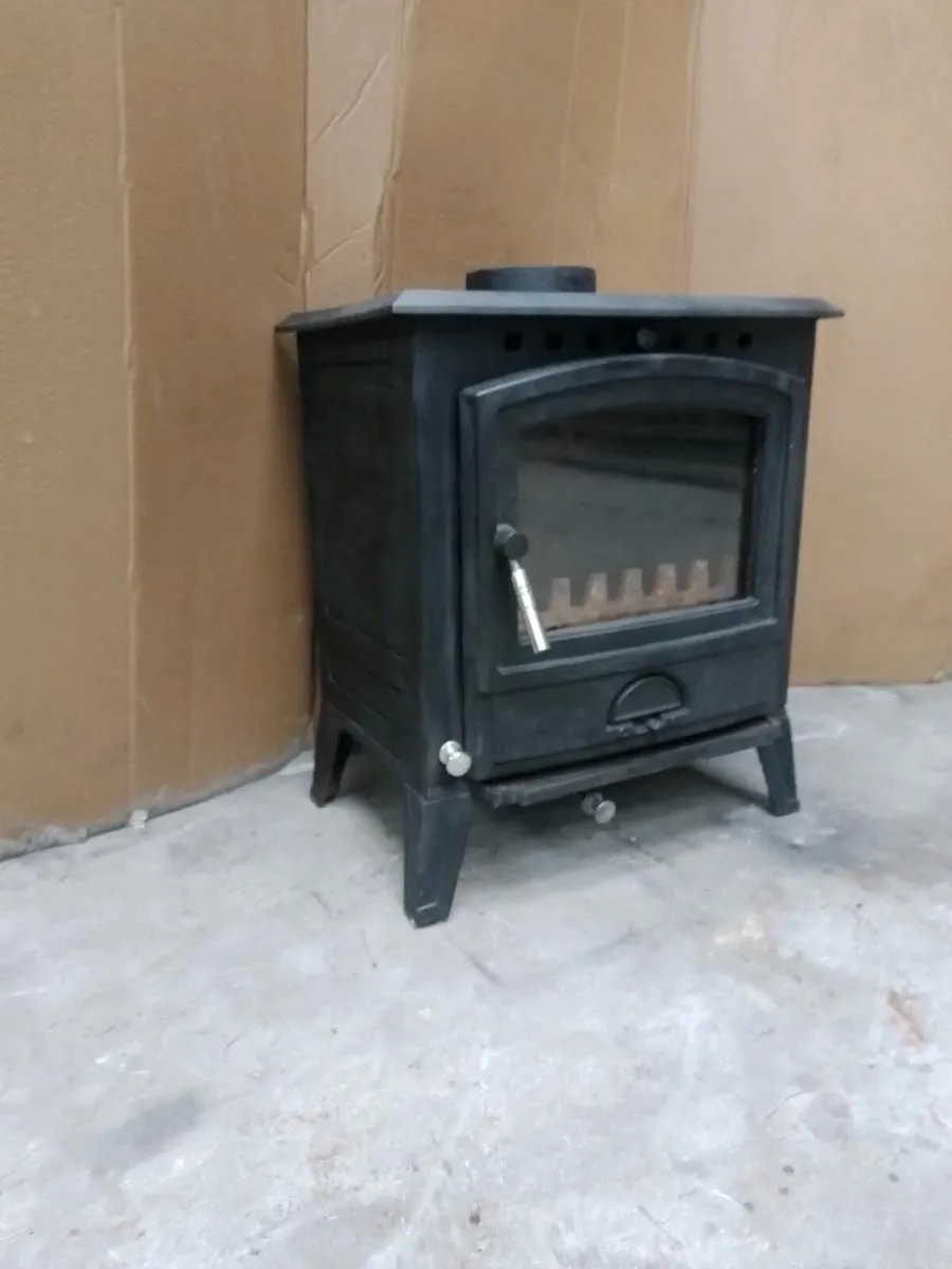 Free standing stove - Image 2