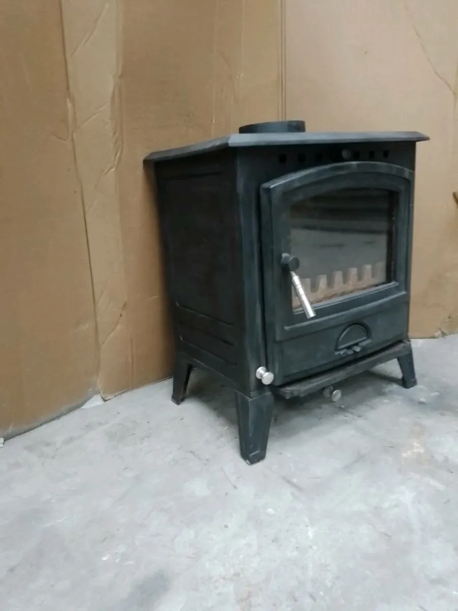 Free standing stove - Image 3
