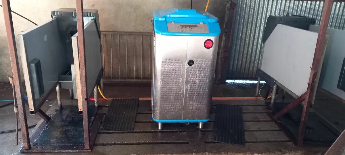 Automatic Calf Feeder - Image 1
