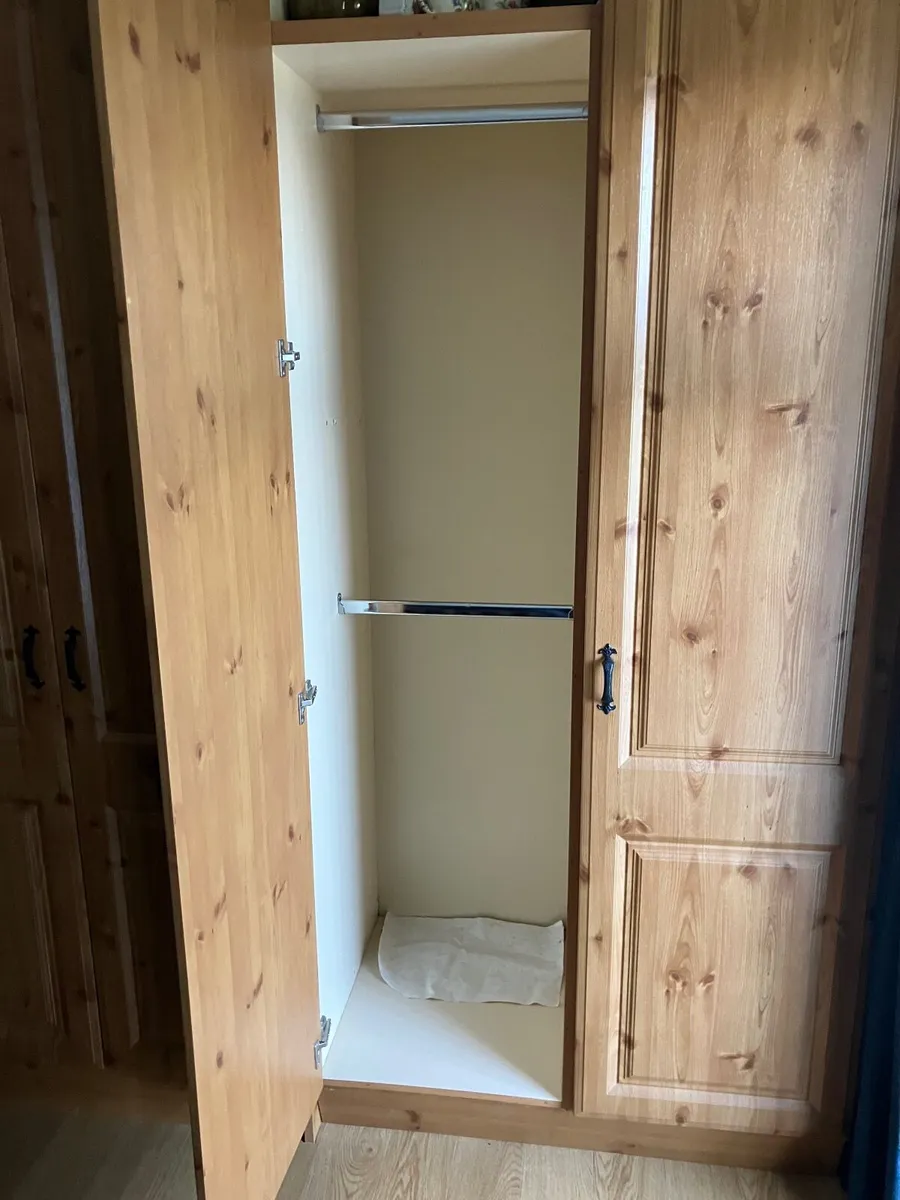 Wardrobe doors and bedside lockers - Image 2