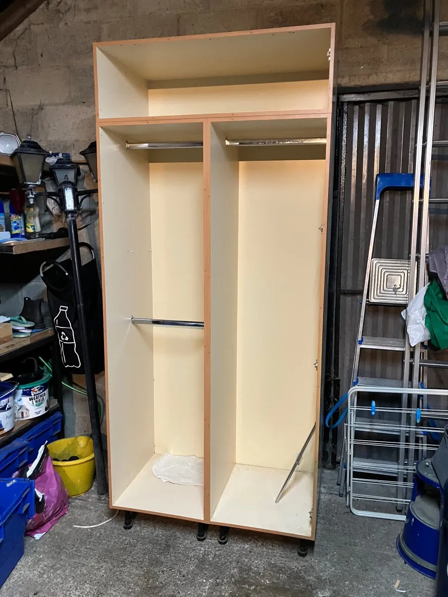 Wardrobe doors and bedside lockers - Image 4