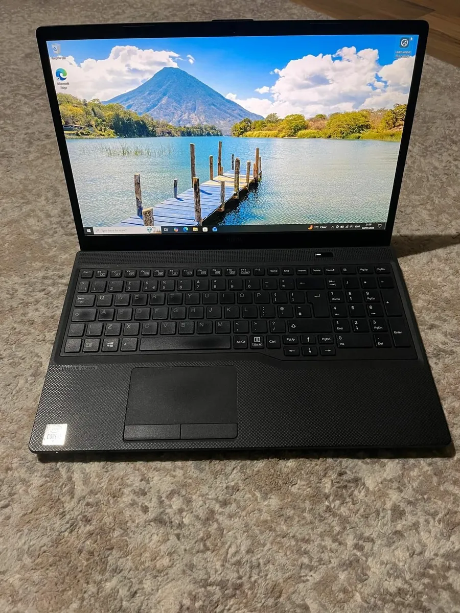 Laptop Fujitsu LifeBook A3510 Intel Core i5-10gen - Image 1