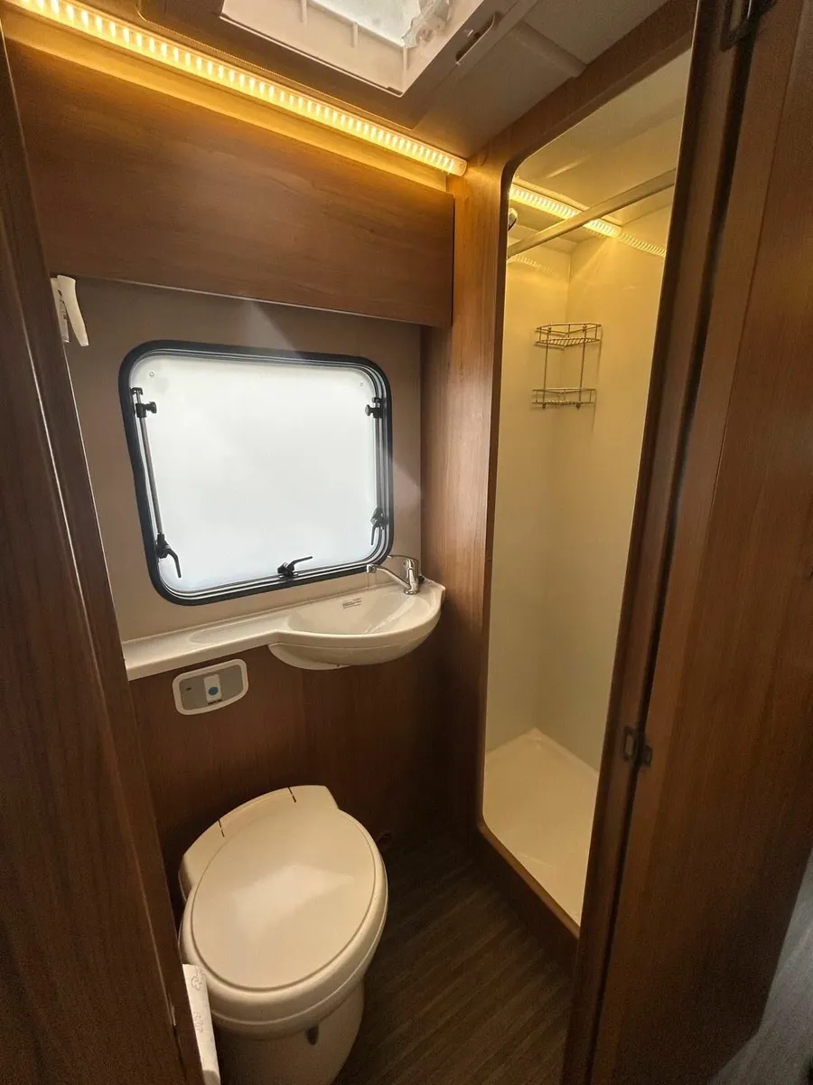 2016 Auto-Trail Tribute T-720  6 BERTH 6 BELTS - Image 3