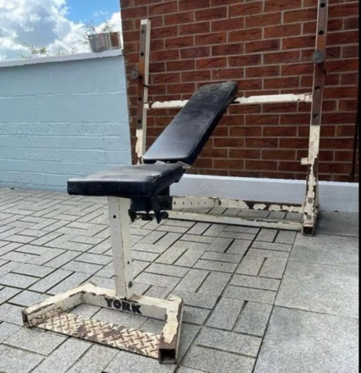 York old school Olympic weightlifting bench. - Image 2