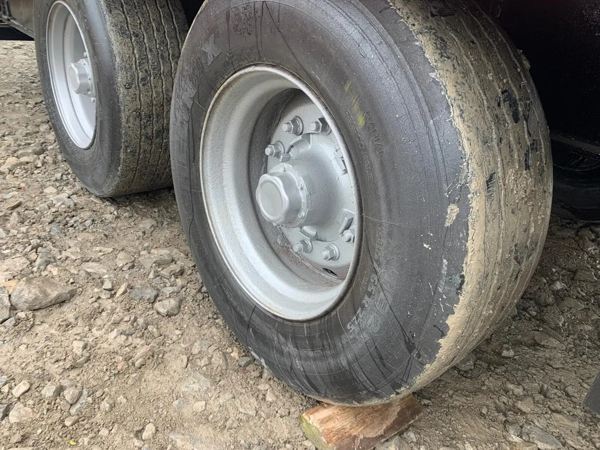 BISON 26' BALE TRAILER - Image 4