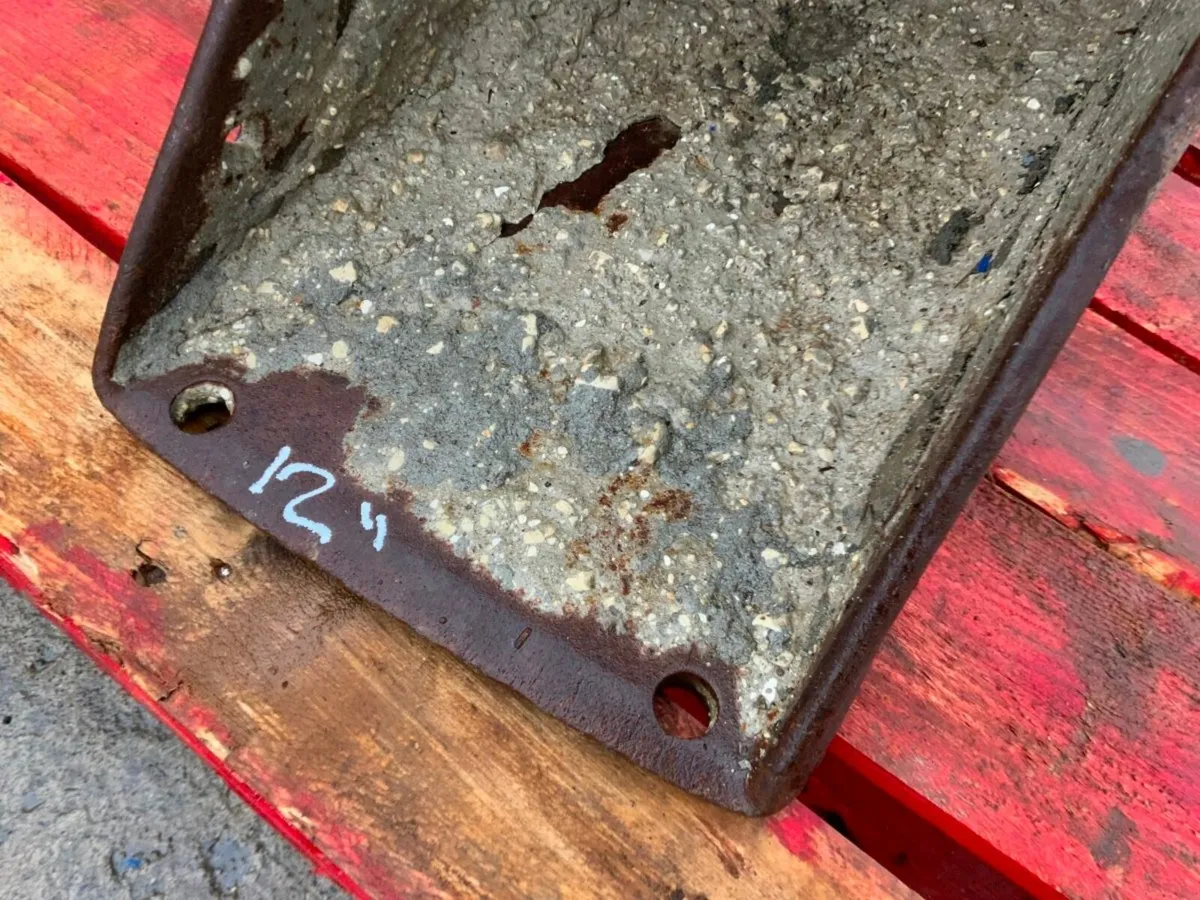 12" MINI DIGGER BUCKET......40mm PINS.........#195 - Image 3