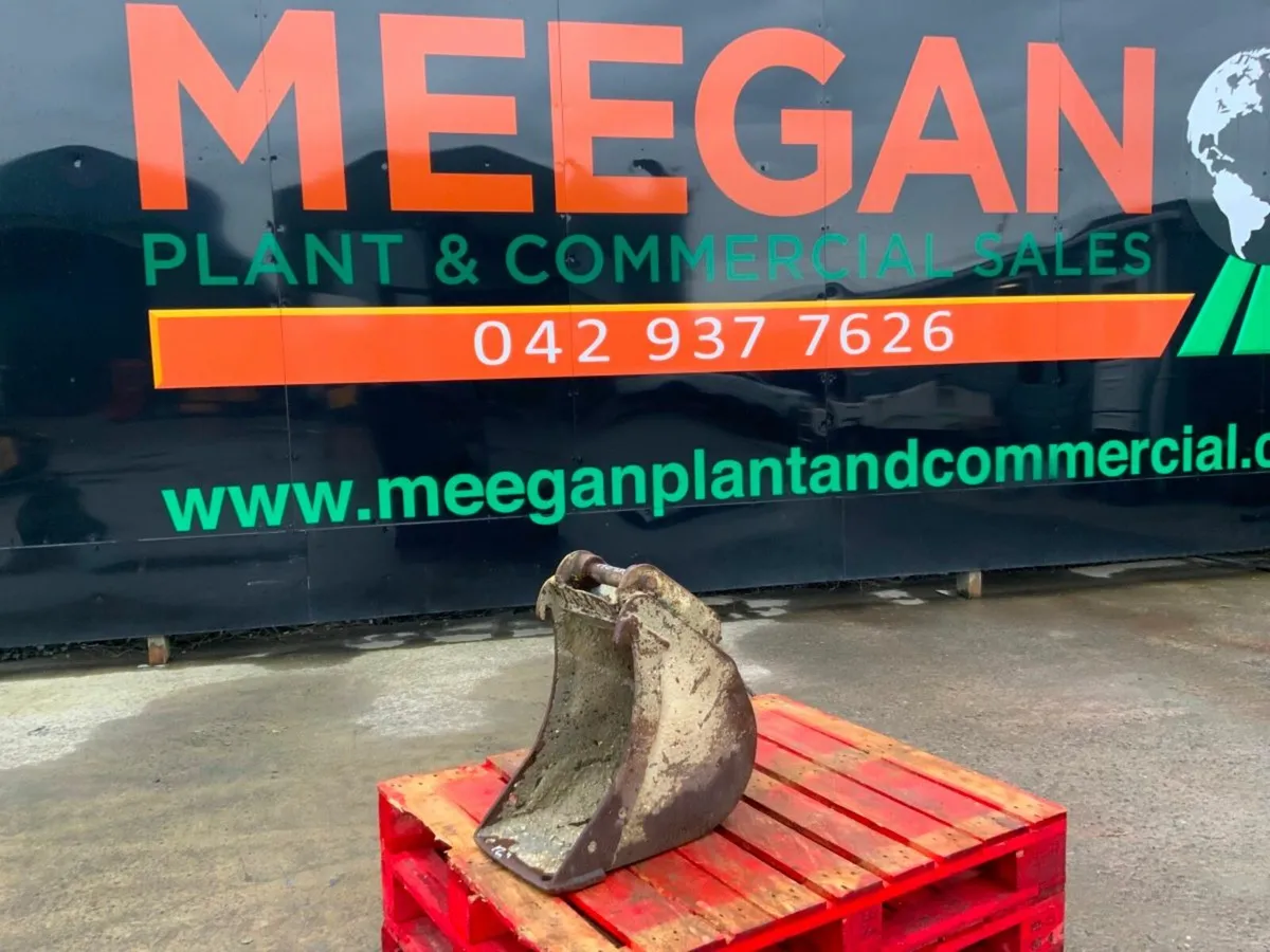 12" MINI DIGGER BUCKET......40mm PINS.........#195 - Image 1