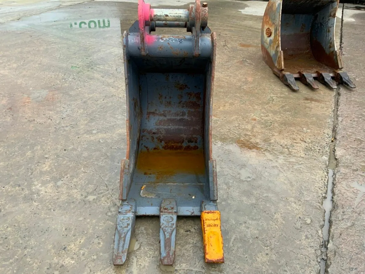 18" STRICKLAND BUCKET...50mm PINS.......284f. - Image 2