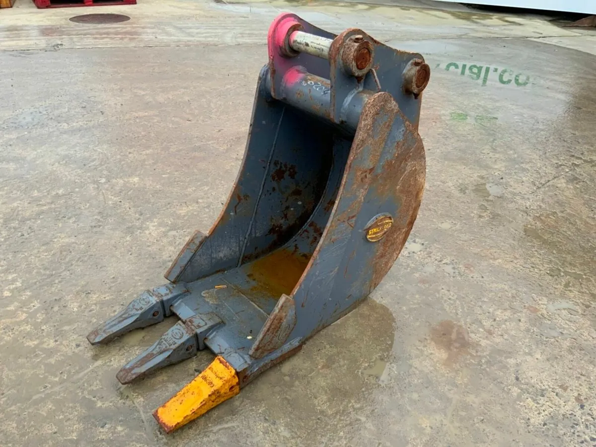 18" STRICKLAND BUCKET...50mm PINS.......284f. - Image 3