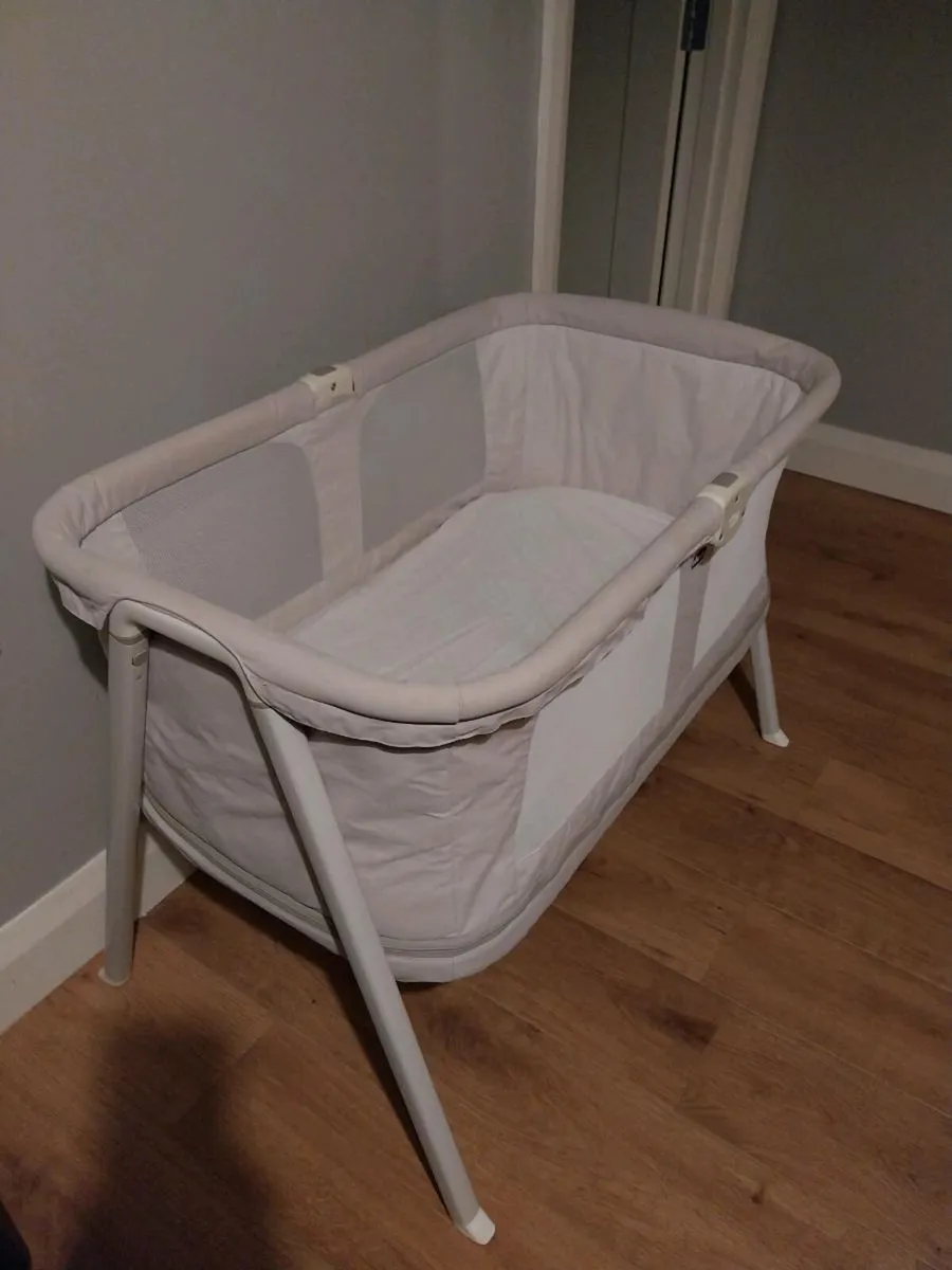Chicco Travel Cot - Image 2