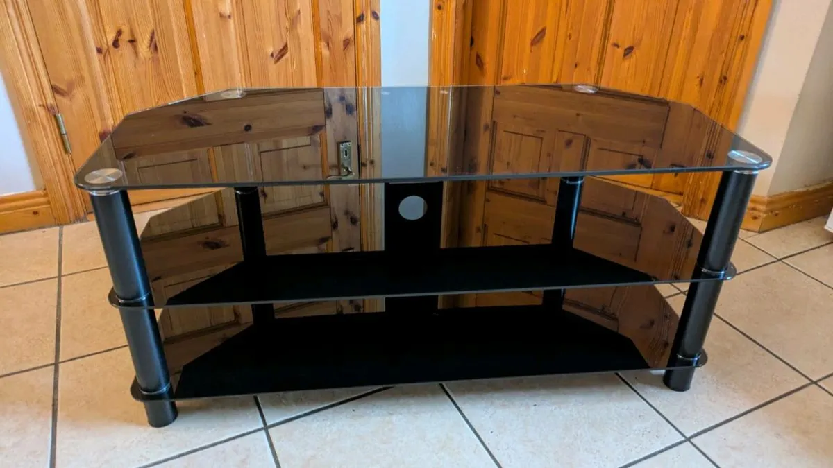 FREE- TV corner unit - Image 1